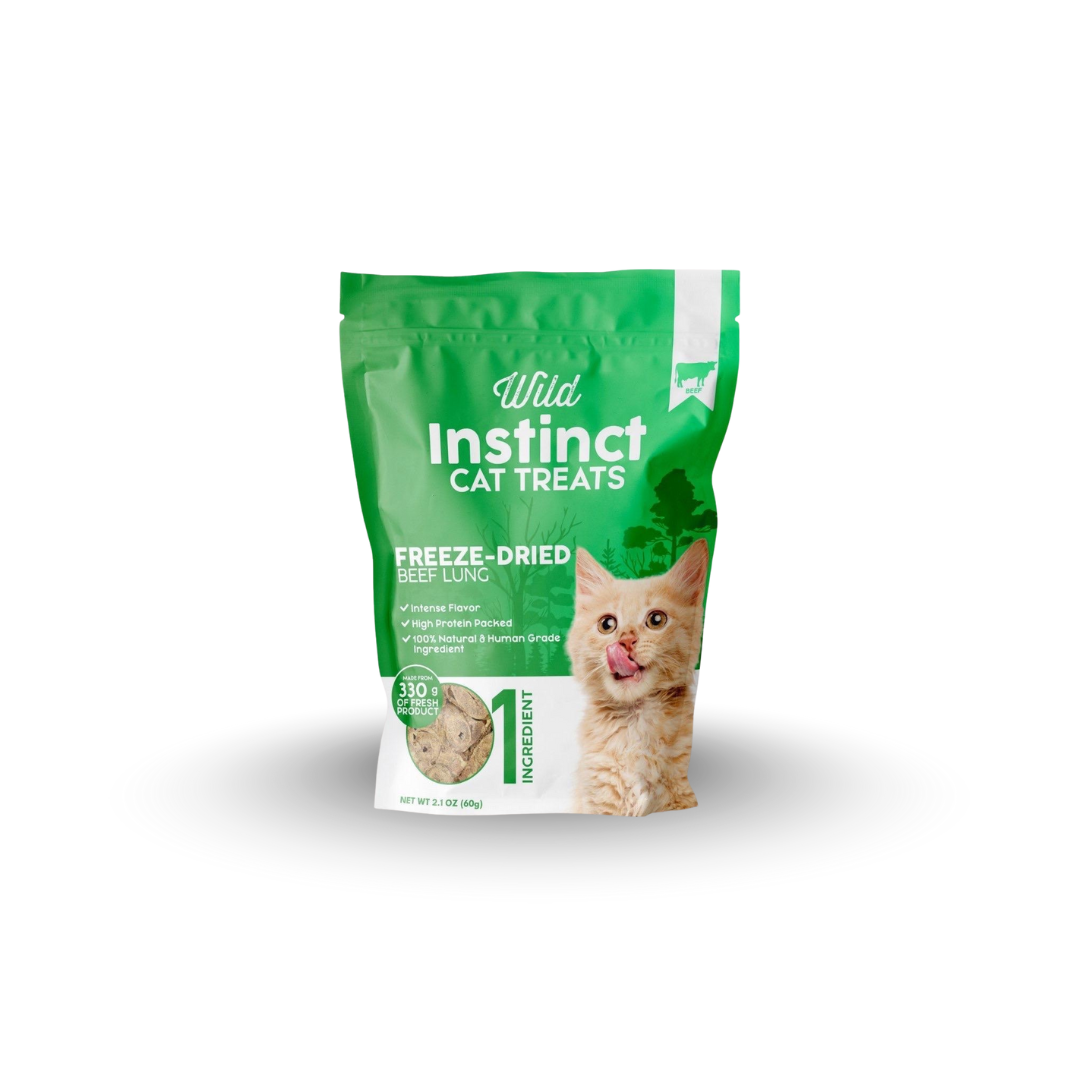 Green freeze-dried beef lung cat treat pouch, standing upright with front label